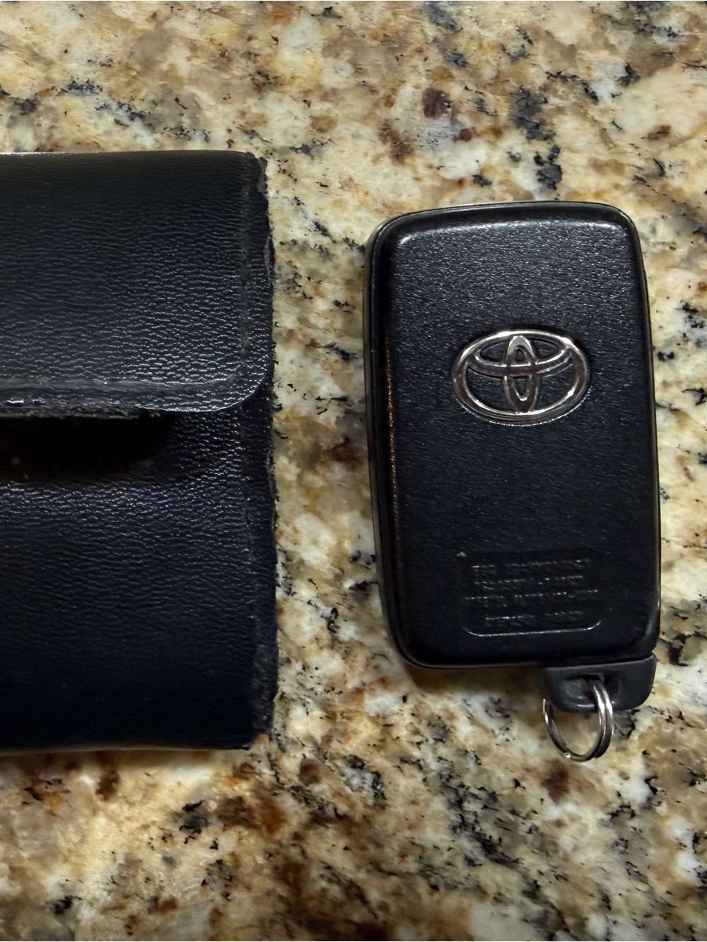 ORIGINAL TOYOTA VENZA XLE SMART KEY FOB AND CASE. DENSO HYQ14ACX COFETEL RLVDE